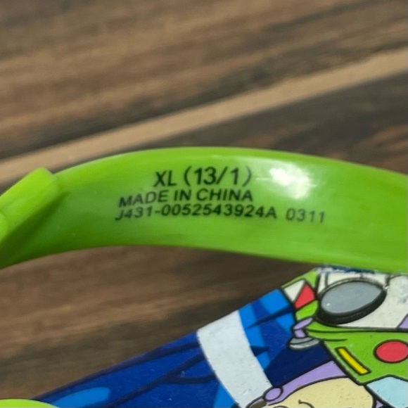 Disney Pixar Toy Story Sheriff Woody-Buzz Lightyear Thong Flip Flop Sandals - Picture 6 of 6